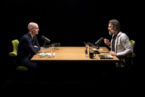 Alex Hutchinson_Ep898____Carousel_910x607-7