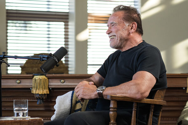 Arnold Schwarzenegger_Ep784____Carausel_910x607-4 Arnold Schwarzenegger_Ep784____Carausel_910x607-4