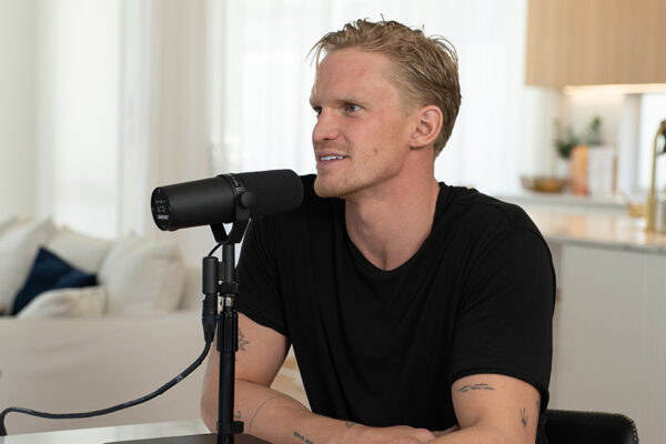 Cody Simpson_Ep782____Carausel_910x607-4 Cody Simpson_Ep782____Carausel_910x607-4