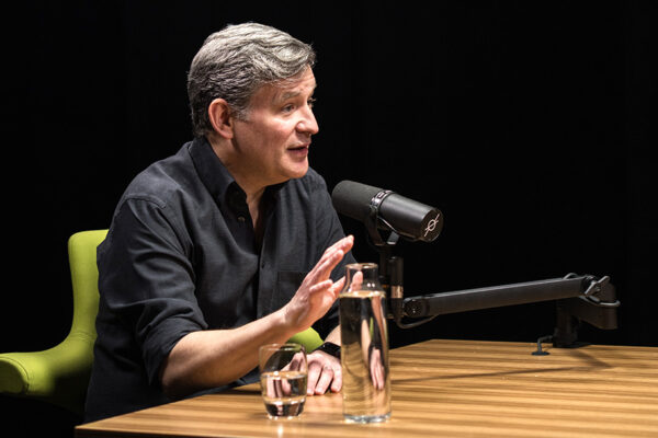 DAN HARRIS_Ep904____Carousel_910x607-7 DAN HARRIS_Ep904____Carousel_910x607-7