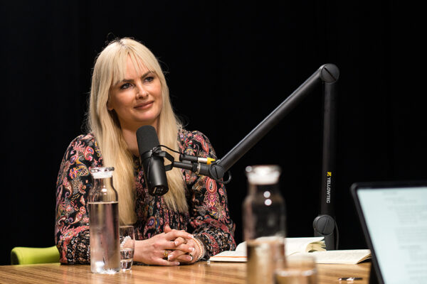 Dr. Gemma Newman_Ep678____Carausel_910x607-6 Dr. Gemma Newman_Ep678____Carausel_910x607-6