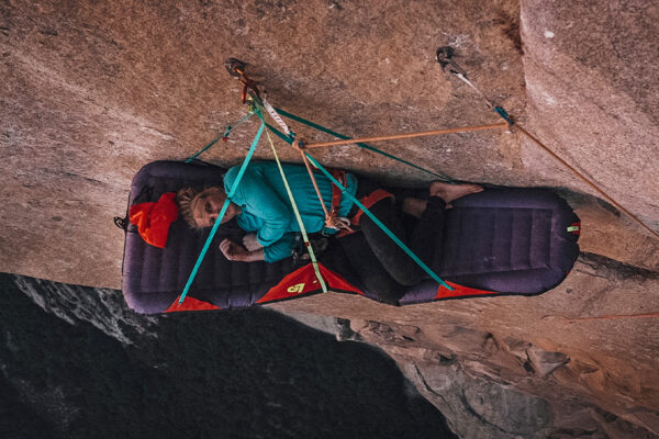 EMILY HARRINGTON_Ep940____Carausel_910x607 EMILY HARRINGTON_Ep940____Carausel_910x607