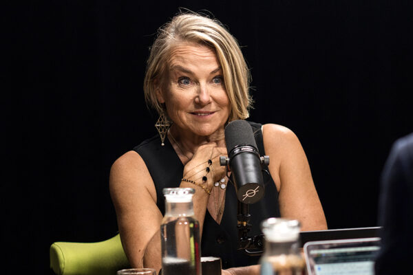 ESTHER PEREL_Ep872____Carousel_910x607-13 ESTHER PEREL_Ep872____Carousel_910x607-13