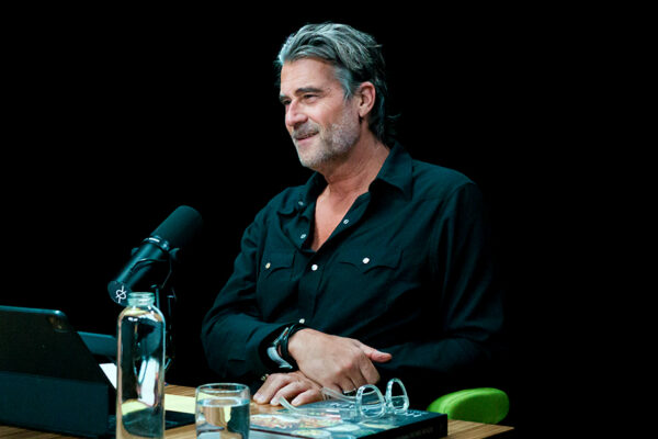 JOANNE MOLINARO_Ep942____Carousel_910x607-11 JOANNE MOLINARO_Ep942____Carousel_910x607-11