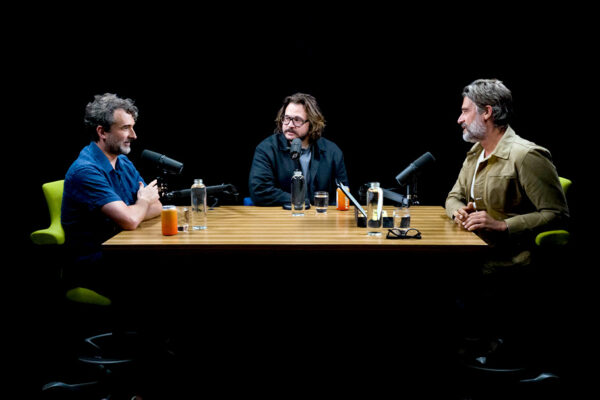 MICHAEL STRASSNER & JAY DUPLASS_Ep933____Carousel_910x607-5 MICHAEL STRASSNER & JAY DUPLASS_Ep933____Carousel_910x607-5