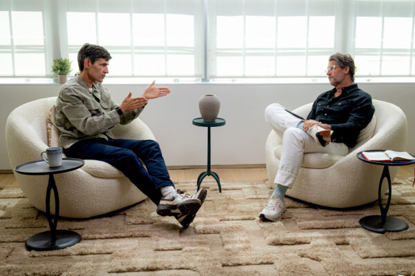 NICK THOMPSON_Ep943____Carousel_910x607-9