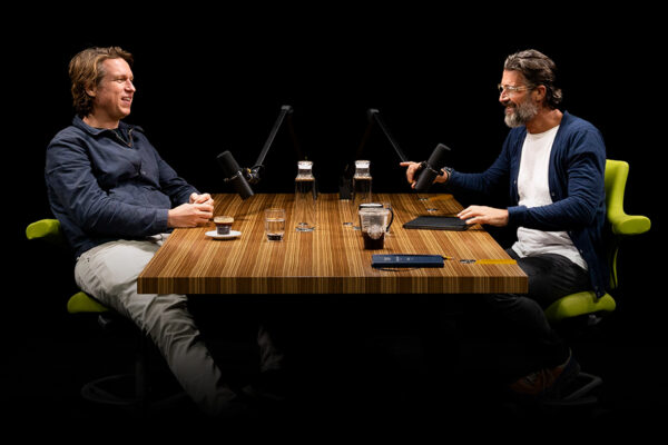 Pete Holmes_Ep788____Carausel_910x607-10 Pete Holmes_Ep788____Carausel_910x607-10