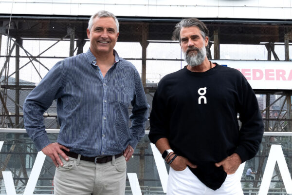 PETER CARLISLE_Ep925____Carousel_910x607-3