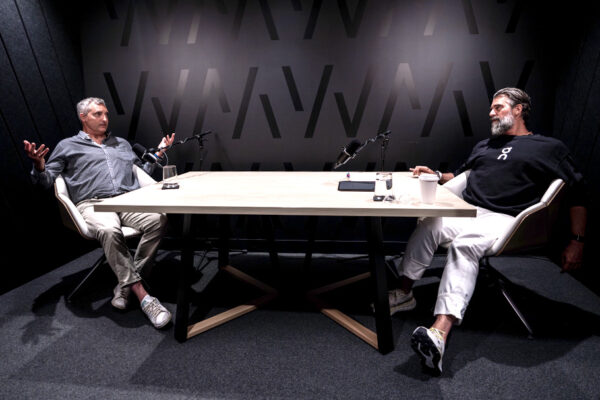 PETER CARLISLE_Ep925____Carousel_910x607-5