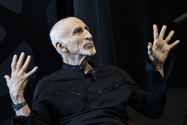 PHIL STUTZ X ELISE LOEHNEN_Ep899____Carausel_910x607-9