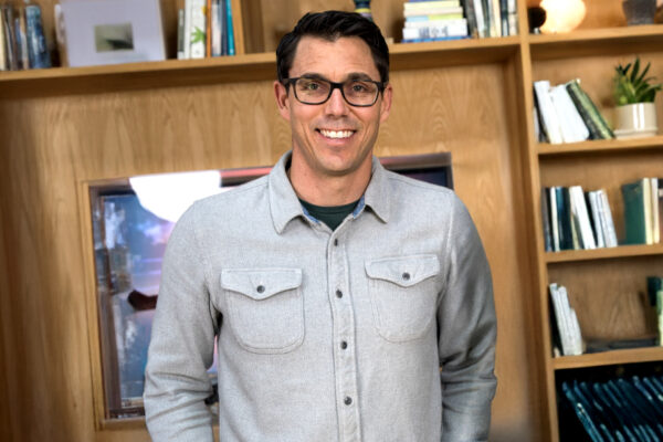 RJ SCARINGE_Ep890____Carousel_910x607-2 RJ SCARINGE_Ep890____Carousel_910x607-2