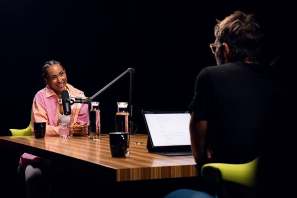 Robin Arzon_Ep693____Carausel_910x607-11 Robin Arzon_Ep693____Carausel_910x607-11