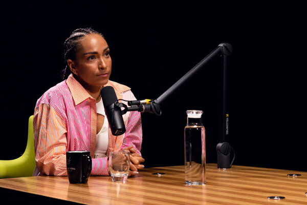 Robin Arzon_Ep693____Carausel_910x607-7 Robin Arzon_Ep693____Carausel_910x607-7