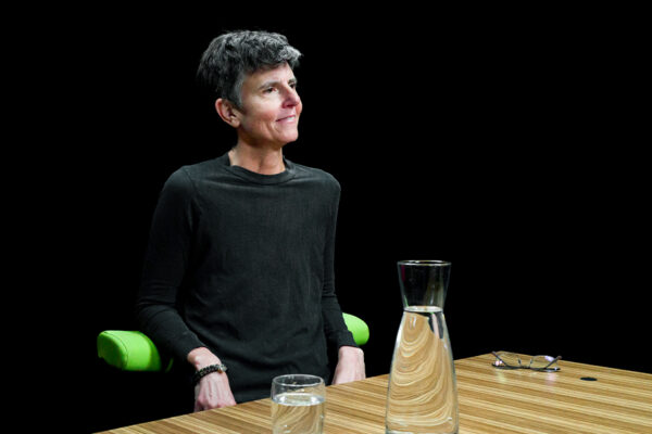 TIG NOTARO_Ep948____Carousel_910x607-12