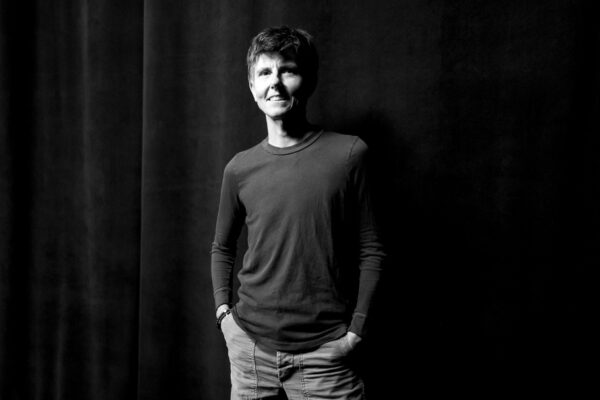 TIG NOTARO_Ep948____Carousel_910x607-4